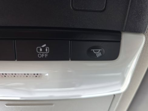 Used 2024 Nissan Rogue SV image 43