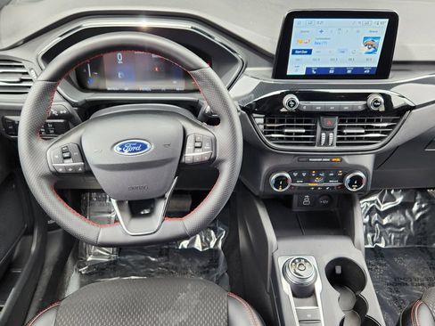 Used 2025 Ford Escape ST-Line Select AWD/4WD image 3