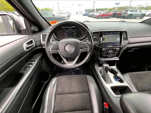 Used 2021 Jeep Grand Cherokee Laredo X AWD/4WD image 16