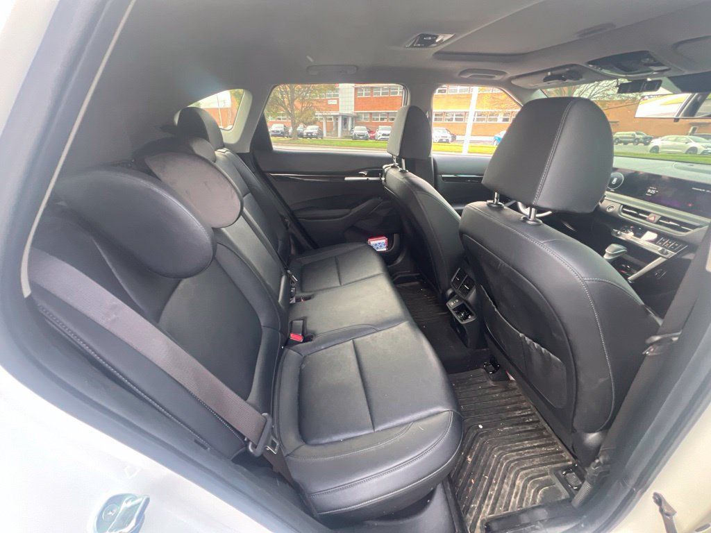 Used 2024 Kia Seltos EX AWD/4WD image 10