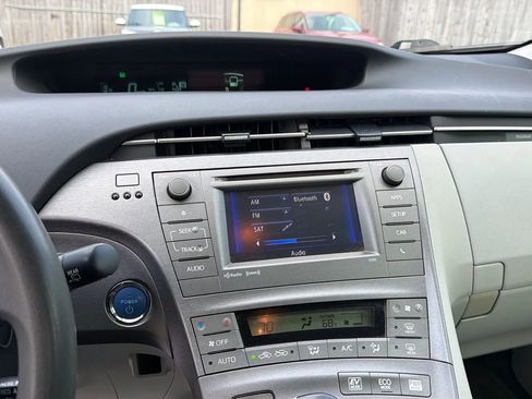 Used 2014 Toyota Prius Three image 33