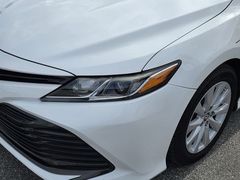 Used 2019 Toyota Camry L image 6