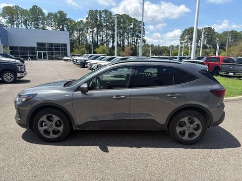Used 2025 Ford Escape ST-Line Select AWD/4WD image 10