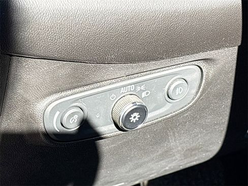 Used 2020 Chevrolet Equinox LT image 10