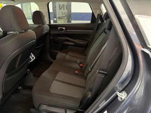 Used 2022 Kia Sorento LX FWD image 30