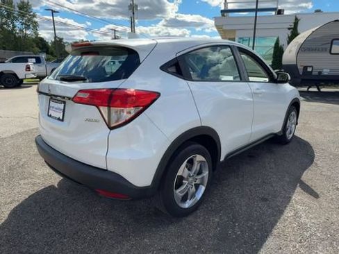 Used 2022 Honda HR-V LX image 8