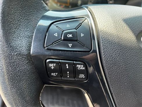Used 2018 Ford Explorer Platinum AWD/4WD image 36
