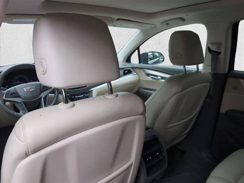 Used 2019 Cadillac XT5 Luxury AWD/4WD image 18