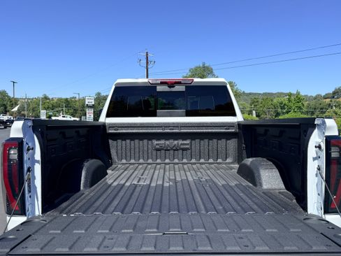 New 2026 GMC Sierra 2500 AT4X AWD/4WD image 8