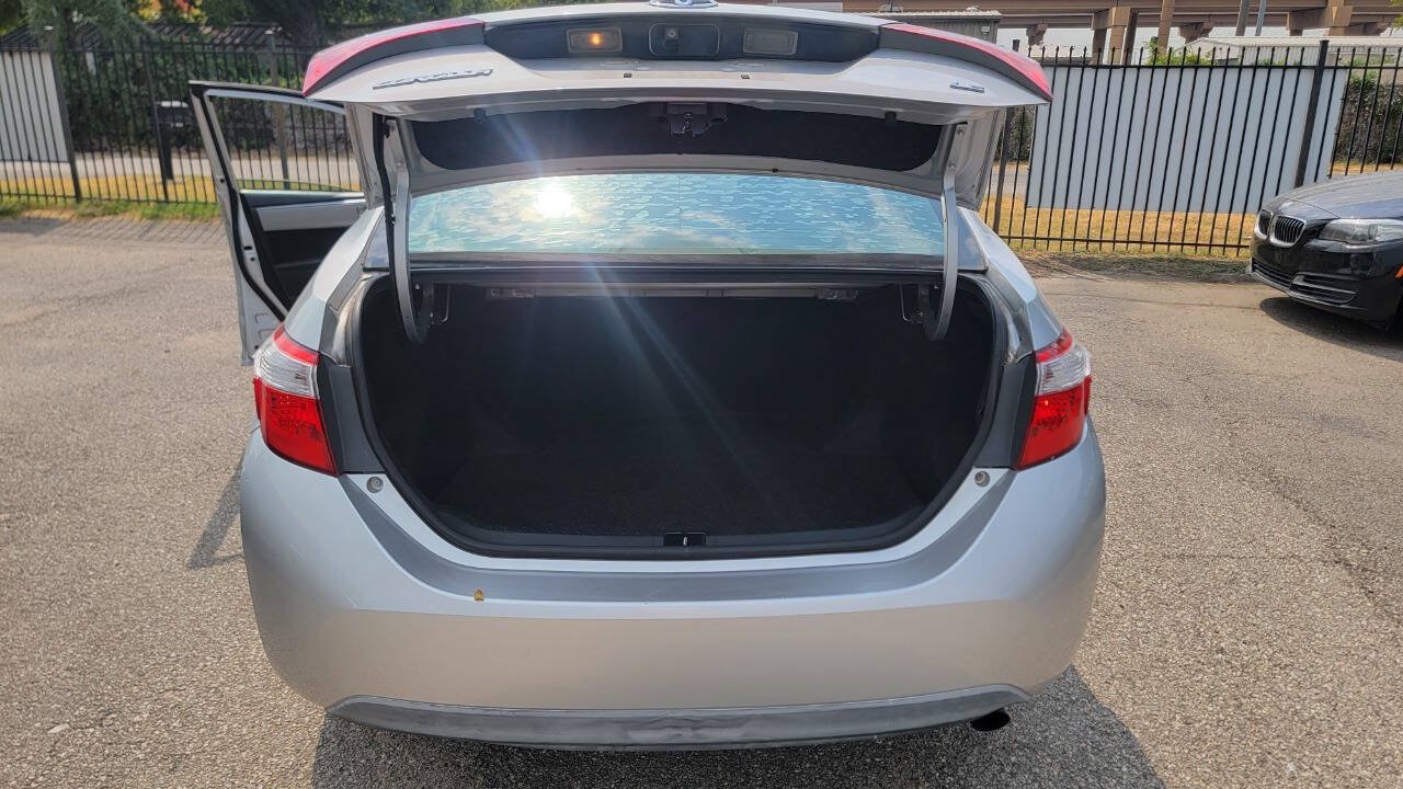 Used 2016 Toyota Corolla LE FWD image 24