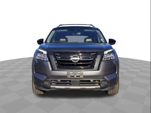 Used 2023 Nissan Pathfinder Platinum w/ Cargo Package FWD image 2