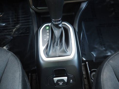 Used 2020 Jeep Renegade Sport w/ Sport Appearance Group image 23