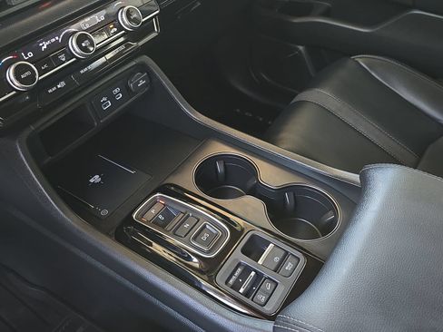 Certified 2025 Honda Pilot EX-L image 24