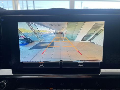 Used 2022 GMC Sierra 1500 Elevation w/ X31 Off-Road Package image 25