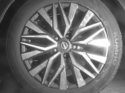 Used 2025 Nissan Altima 2.5 SV FWD image 14