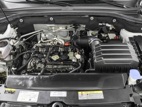 Used 2024 Volkswagen Atlas Cross Sport SE image 48