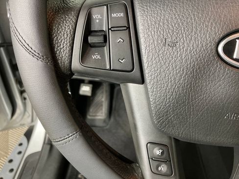 Used 2013 Kia Sorento EX image 17