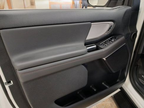 New 2025 Ford Expedition Active image 7