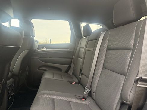 Used 2020 Jeep Grand Cherokee Laredo image 18