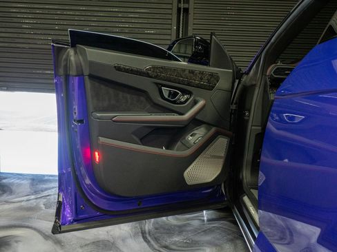 Used 2021 Lamborghini Urus image 20