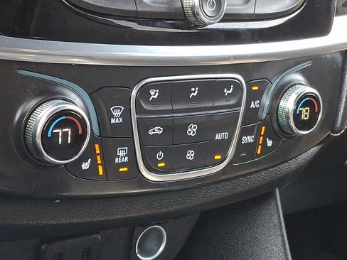 Used 2023 Chevrolet Traverse LT w/ LPO, Floor Liner Package AWD/4WD image 12