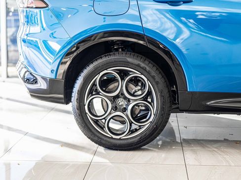 New 2025 Alfa Romeo Tonale w/ Premium Package image 11