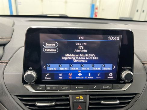 Used 2021 Nissan Altima 2.5 SR w/ SR Premium Package image 13