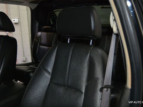 Used 2007 Chevrolet Avalanche LT w/ LT Preferred Equipment Group image 12