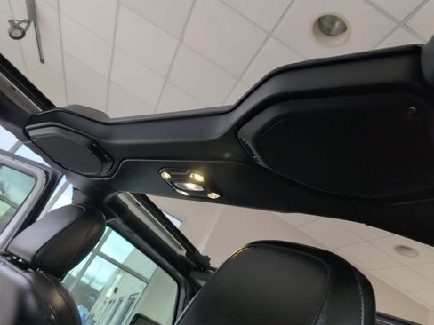 Used 2019 Jeep Wrangler Unlimited Sahara image 45