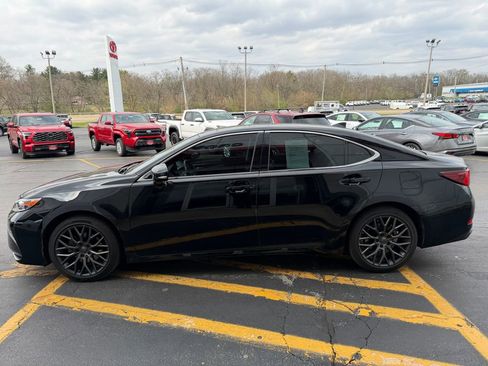 Used 2018 Lexus ES 350 w/ Ultra Luxury Package image 8