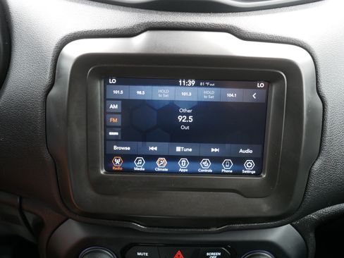 Used 2020 Jeep Renegade Altitude AWD/4WD image 22