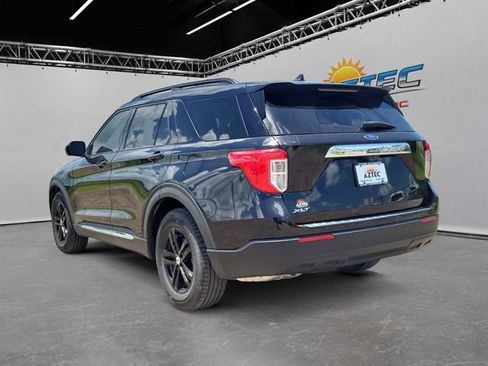 Used 2024 Ford Explorer XLT RWD image 7