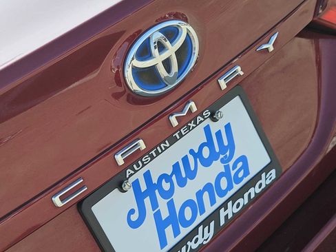 Used 2022 Toyota Camry LE image 12