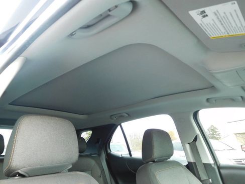 Used 2018 Chevrolet Equinox LT w/ Sun & Infotainment Package image 8