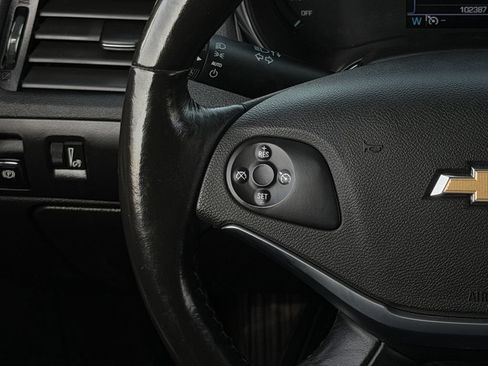 Used 2018 Chevrolet Impala LT FWD image 14