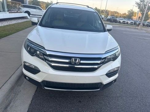 Used 2017 Honda Pilot Touring image 3