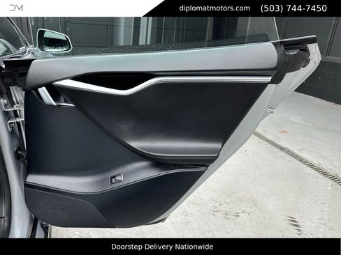 Used 2015 Tesla Model S 90D image 28