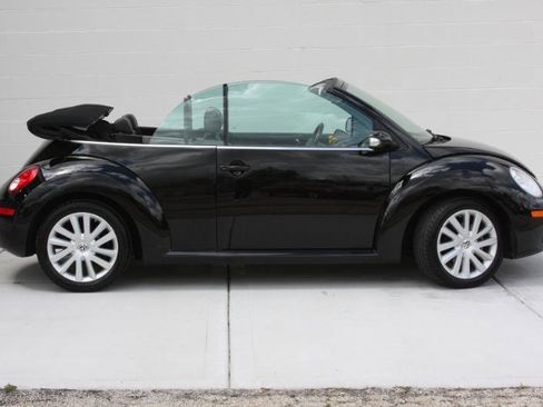 Used 2008 Volkswagen Beetle SE FWD image 9