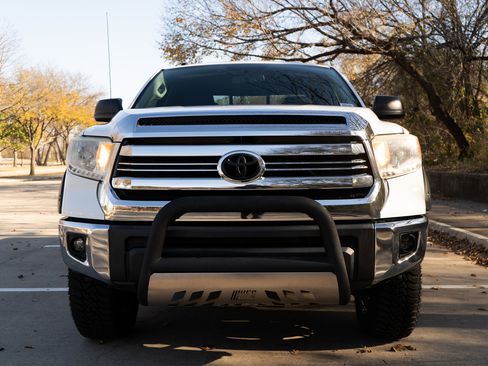 Used 2016 Toyota Tundra SR5 image 3