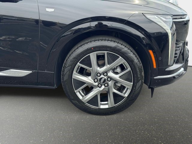 Certified 2025 Cadillac Optiq Luxury 1 AWD/4WD image 30