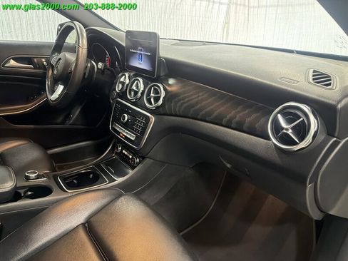 Used 2019 Mercedes-Benz GLA 250 w/ Convenience Package image 5