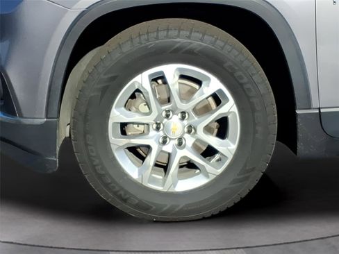 Used 2021 Chevrolet Traverse LT image 9