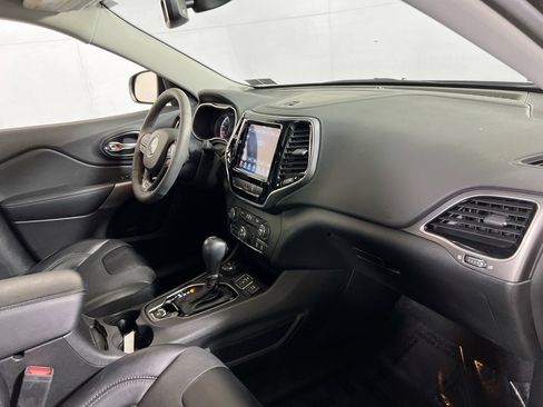 Used 2022 Jeep Cherokee Limited image 28