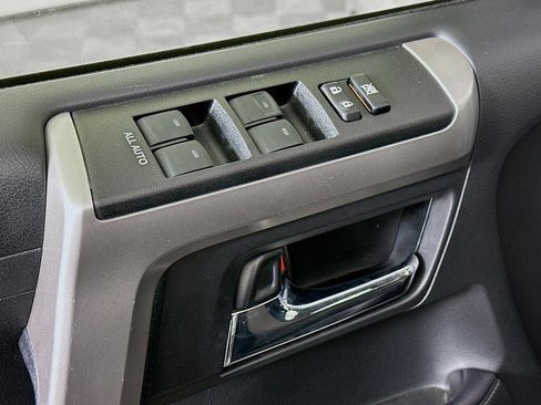 Used 2024 Toyota 4Runner SR5 image 15