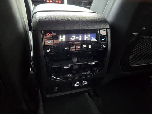 Used 2022 Jeep Grand Cherokee Overland w/ Advanced Protech Group III image 11