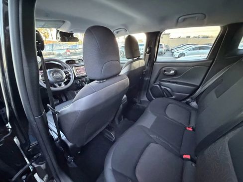 Used 2023 Jeep Renegade Latitude image 22