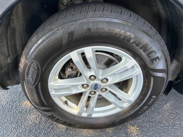 Used 2020 Ford Explorer XLT w/ Equipment Group 202A AWD/4WD image 17