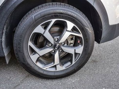 Certified 2022 Kia Sportage LX image 9