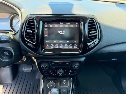 Used 2020 Jeep Compass Limited AWD/4WD image 21