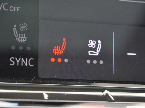 Used 2024 Volkswagen Atlas SE w/ Panoramic Sunroof Package image 30